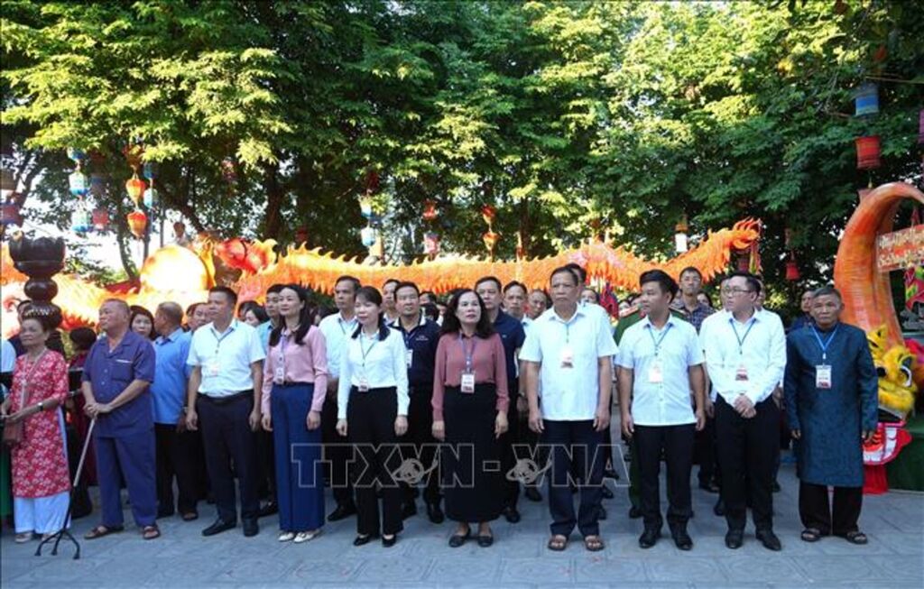 155219-vna_potal_tuyen_quang_ron_rang_le_hoi_truyen_thong_den_minh_luong_nam_2026_stand.jpg