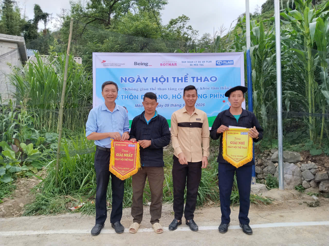 TỔ CHỨC NGÀY HỘI “KHÔNG GIAN THỂ THAO TĂNG CƯỜNG SỨC KHỎE TÂM THẦN” CHO NGƯỜI DÂN HAI THÔN ĐỀ LẢNG, HỐ QUÁNG PHÌN