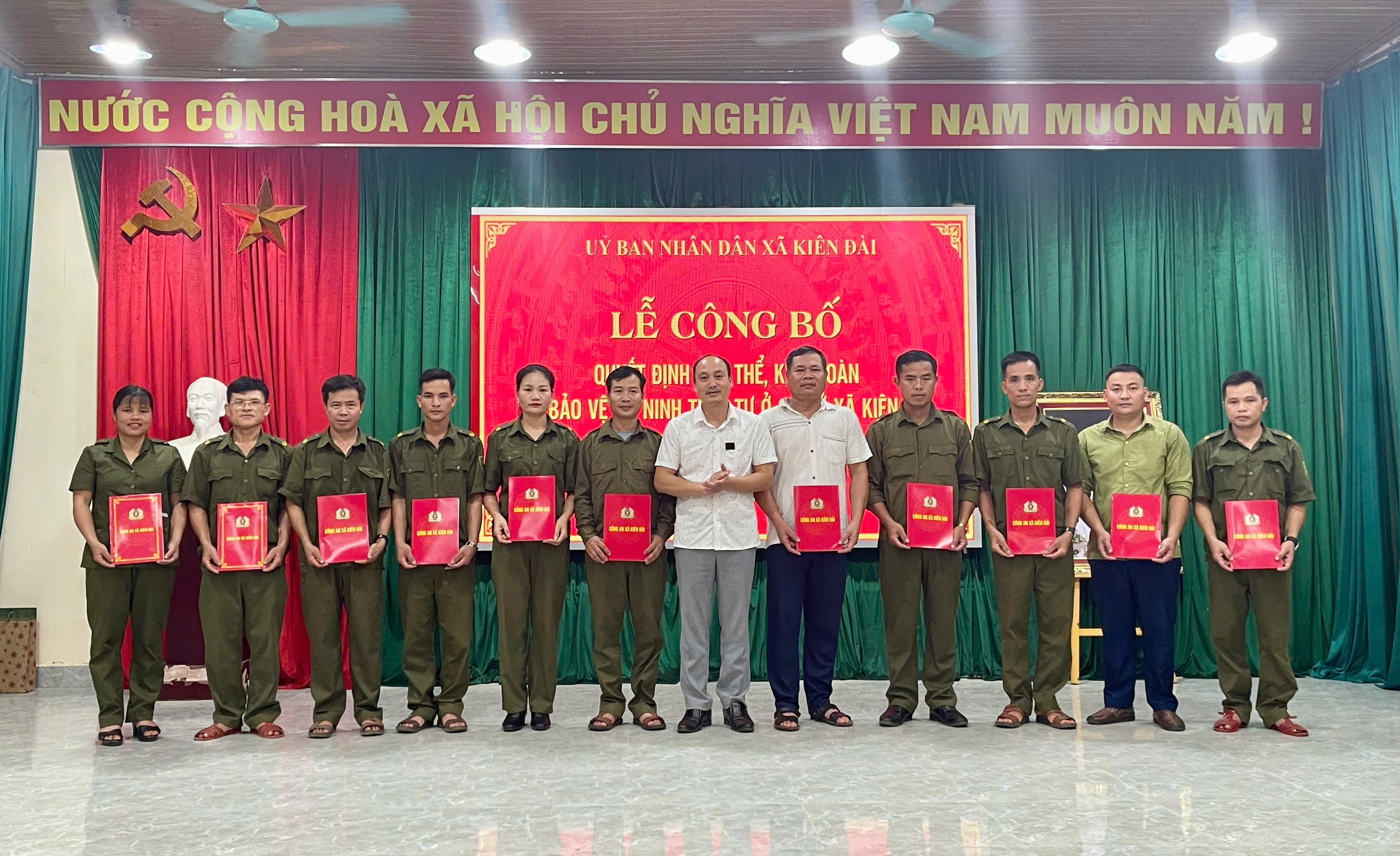 Kiên Đài: Lễ công bố Quyết định giải thể, thành lập và ra mắt tổ bảo vệ an ninh, trật tự ở cơ sở