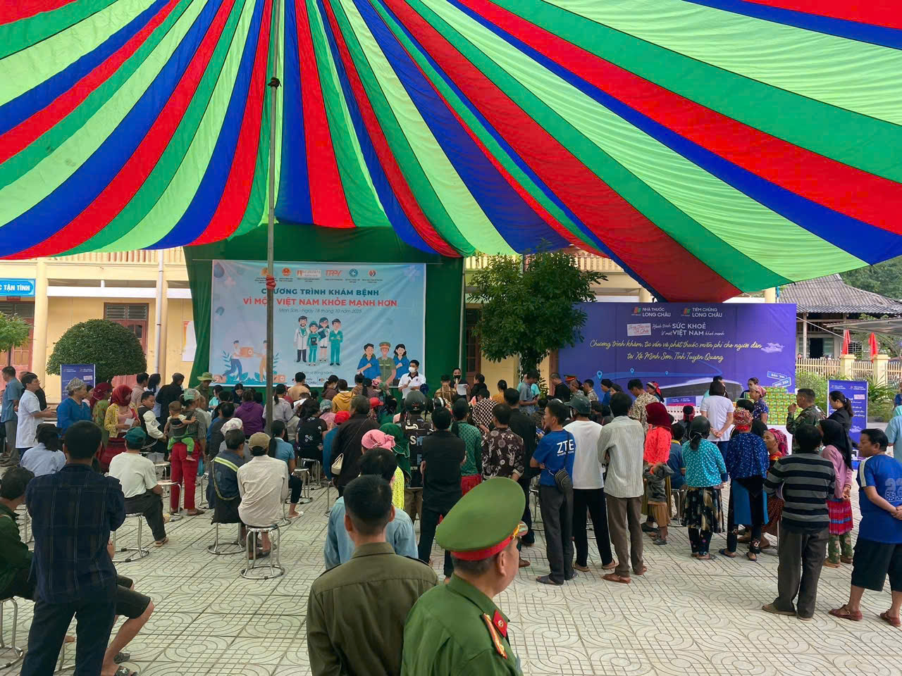 CHƯƠNG TRÌNH KHÁM BỆNH “VÌ MỘT VIỆT NAM KHỎE MẠNH HƠN” TẠI XÃ MINH SƠ