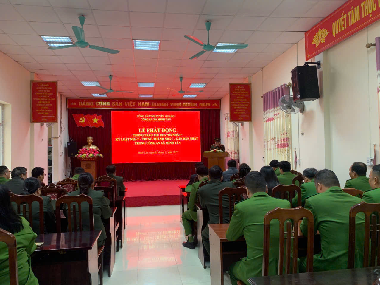 CÔNG AN XÃ MINH TÂN TỔ CHỨC LỄ PHÁT ĐỘNG THI ĐUA “BA NHẤT” KỶ LUẬT NHẤT – TRUNG THÀNH NHẤT – GẦN DÂN NHẤT.