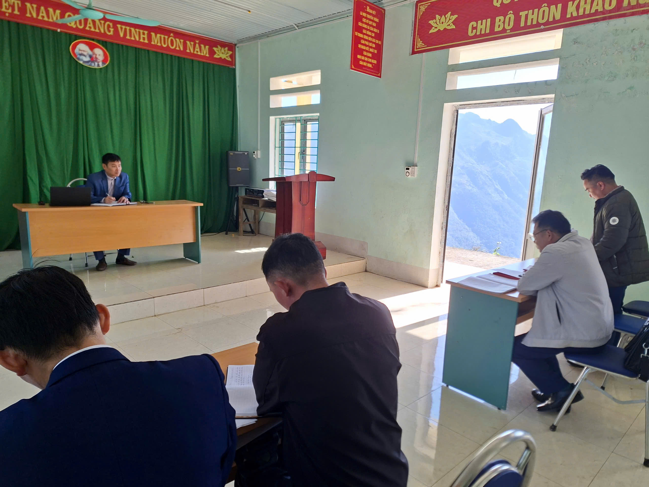 ỦY BAN KIỂM TRA ĐẢNG ỦY  TỔ CHỨC GIÁM SÁT CHI BỘ THÔN KHÂU NGÀY