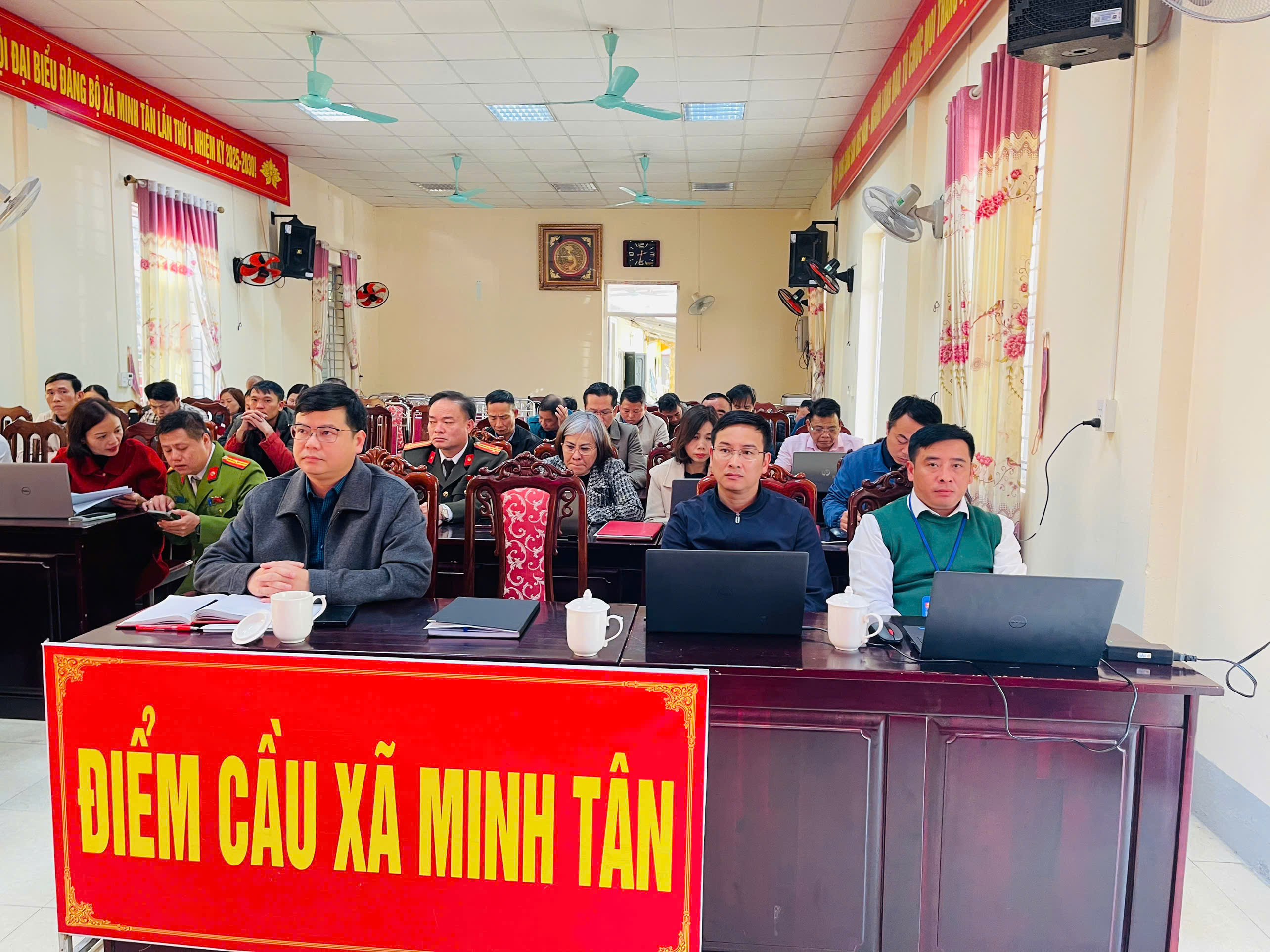 XÃ MINH TÂN THAM GIA HỘI NGHỊ TRỰC TUYẾN HỌC TẬP, QUÁN TRIỆT VĂN BẢN CỦA TRUNG ƯƠNG ĐẢNG VÀ BAN CHỈ ĐẠO BẦU CỬ TỈNH