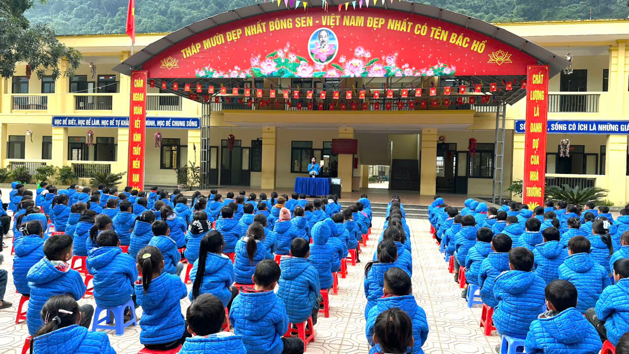 SINH HOẠT CHUYÊN ĐỀ SÁNG THỨ 2: MỖI TUẦN MỘT CÂU CHUYỆN ĐẸP, MỘT CUỐN SÁCH HAY, MỘT TẤM GƯƠNG SÁNG