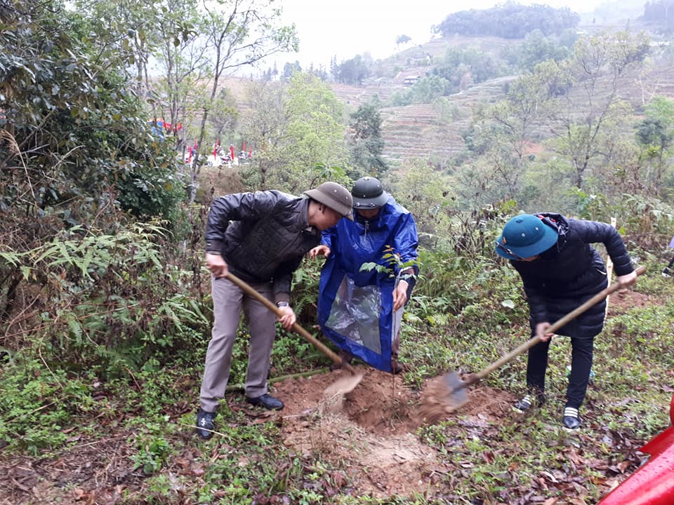 Xã Nấm Dẩn tổ chức lễ ra quân tết trồng cây Xuân Mậu Tuất năm 2018