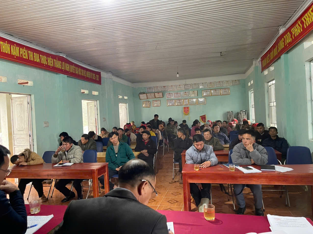 Tổ đại biểu HĐND xã Nậm Dịch tiếp xúc cử tri thôn Nậm Piên