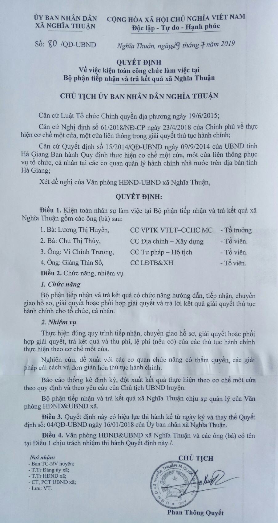 Quyết định kiện toàn công chức làm việc tại Bộ phận tiếp nhận và trả kết quả một cửa tại xã Nghĩa Thuận