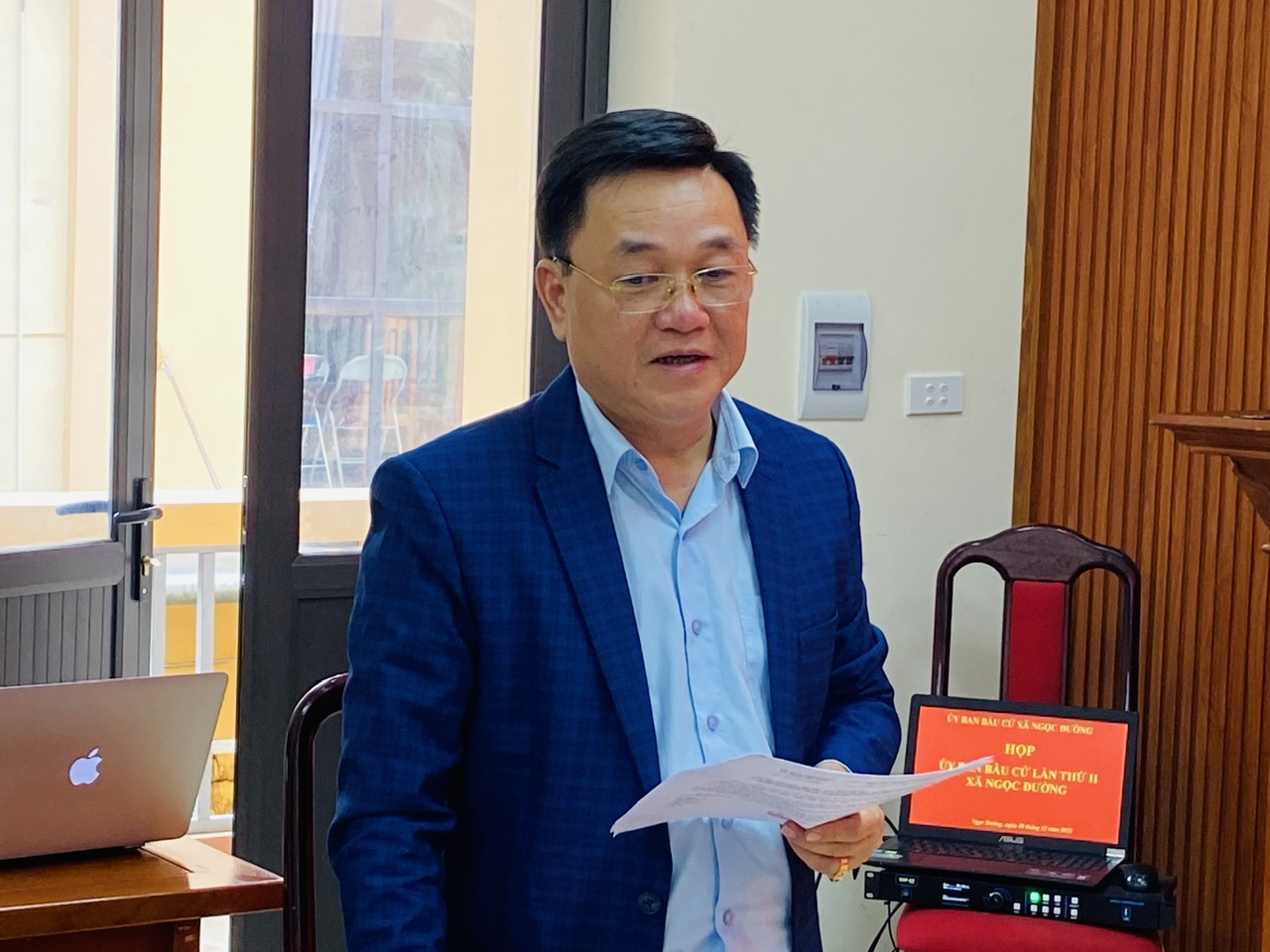 Bí thư Đảng ủy xã Bùi Huy Hoàng dự, chỉ đạo họp Ủy ban bầu cử xã Ngọc Đường lần thứ II