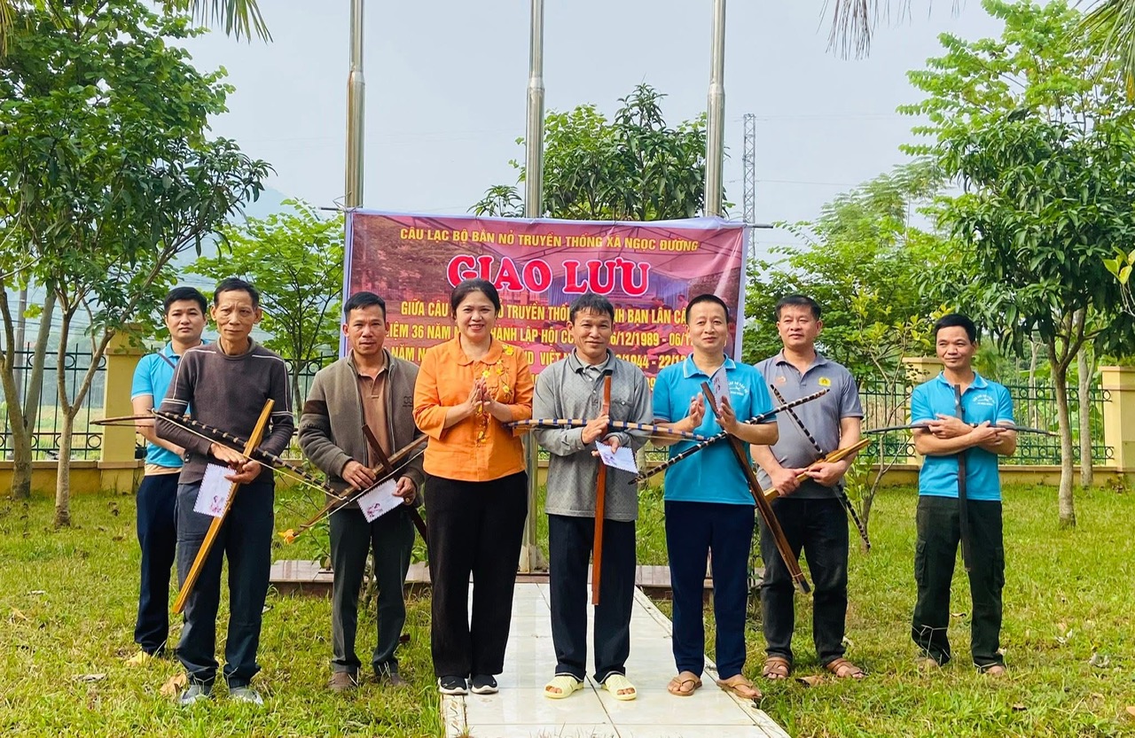 Giao lưu Bắn nỏ truyền thống các xã, tỉnh lân cận