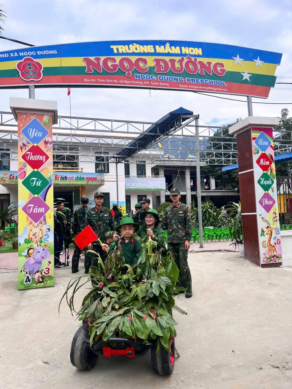 Ngoại khóa “Một ngày làm chiến sĩ” Trường Mầm non Ngọc Đường