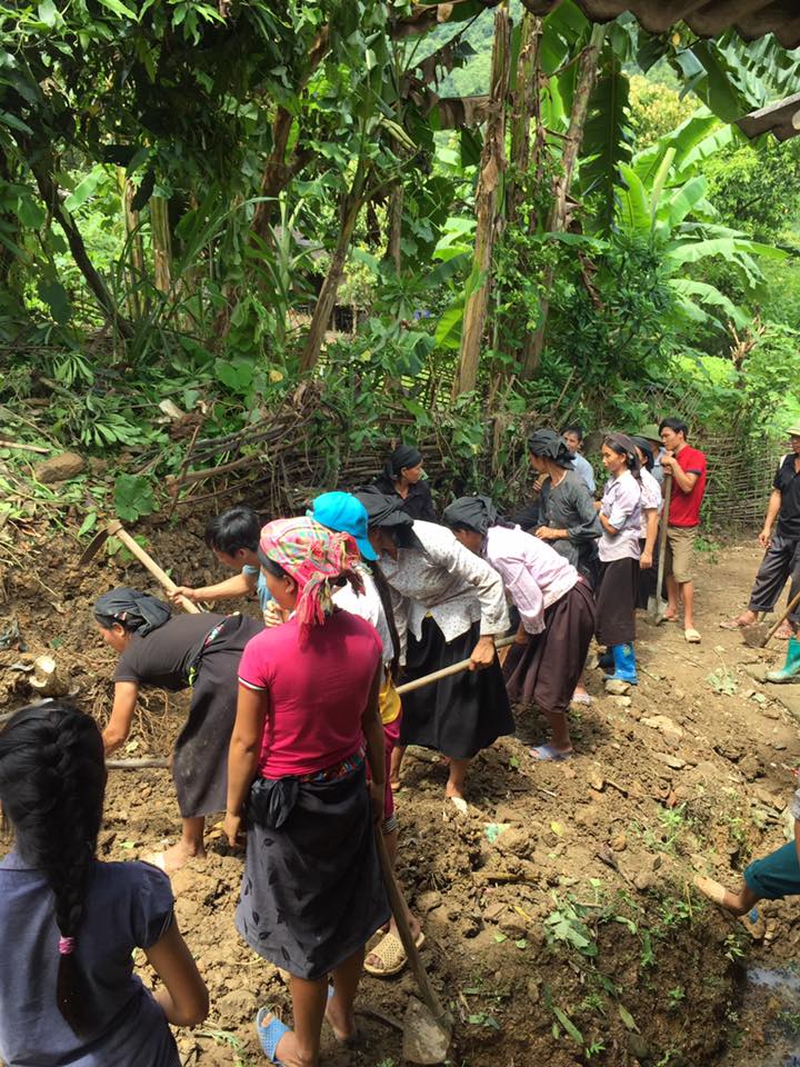 Thôn Nà Kệt xã Ngọc Long triển khai mở đường bê tông Nông Thôn Mới năm 2017