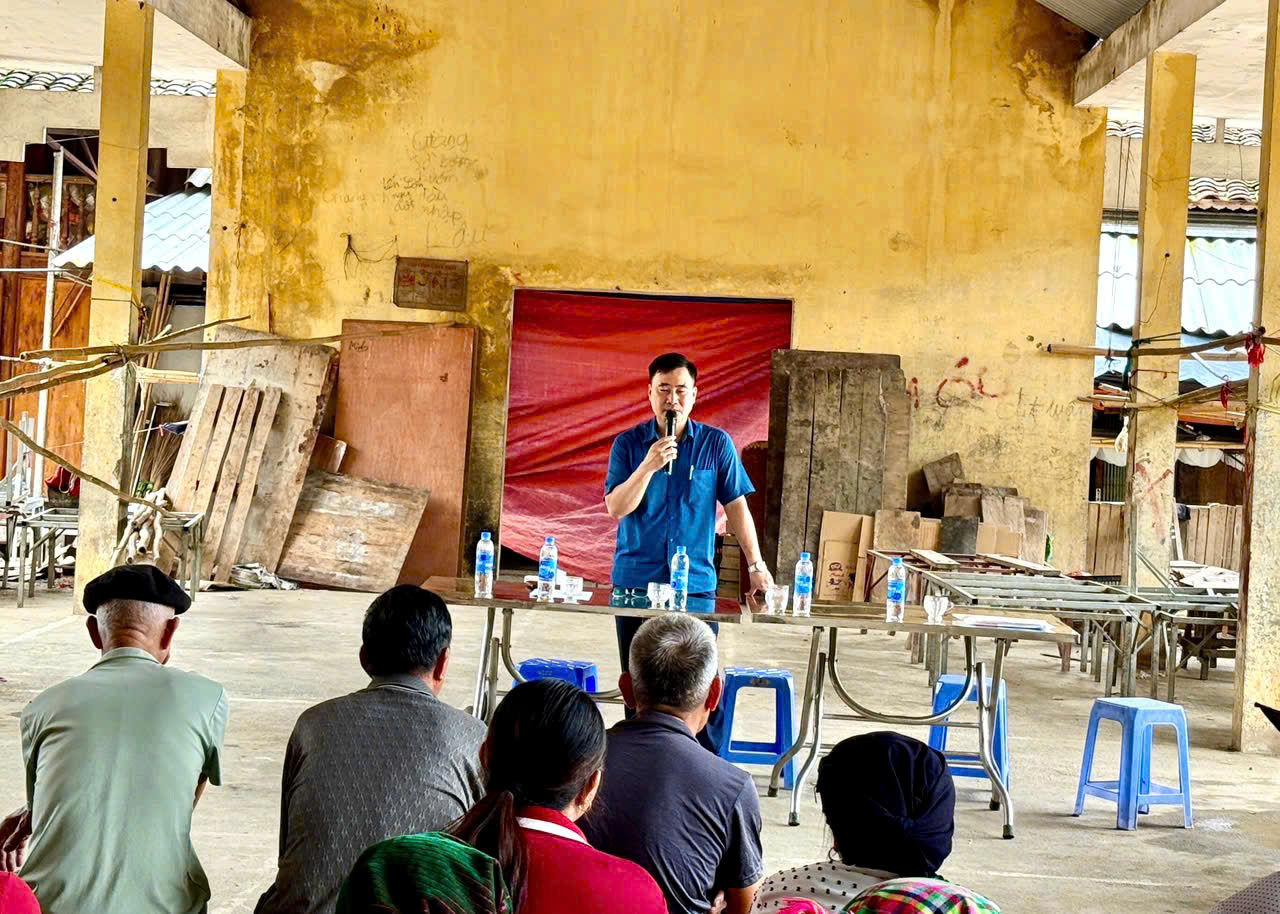 Hội nghị tiếp xúc, đối thoại trực tiếp giữa Chủ tịch UBND xã với nhân dân thôn Niêm Đồng.