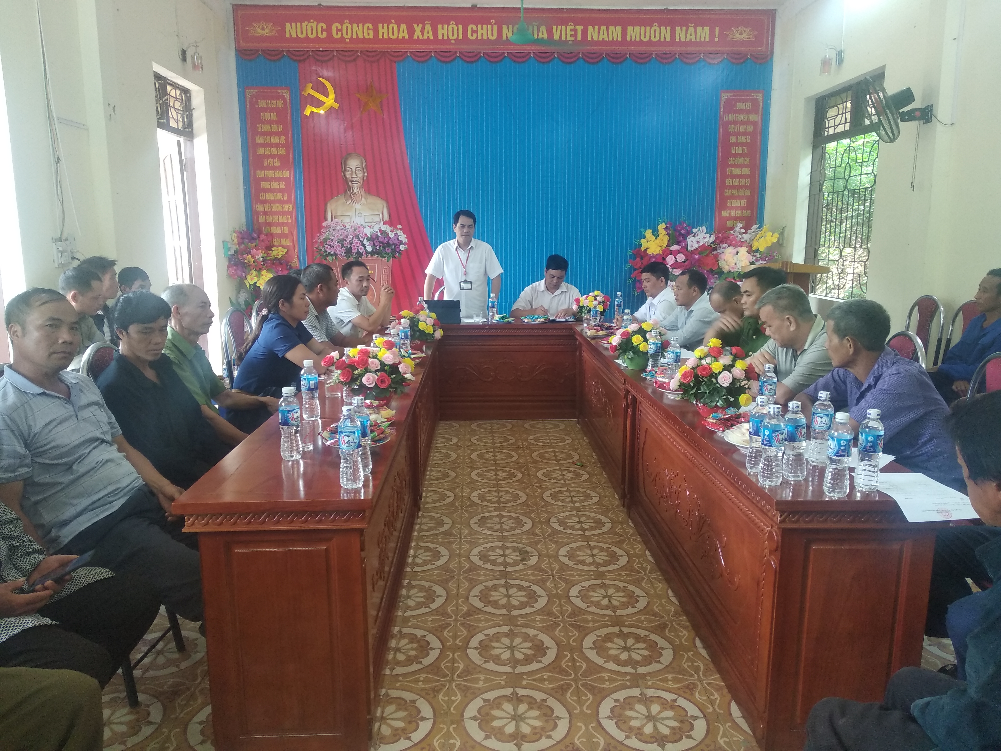 Xã Niêm Sơn tổ chức hội nghị hội thảo đề án 13 của Ban Thường vụ huyện ủy về việc cải tiến tổ chức tang ma trong vùng đồng bào các dân tộc trên địa bàn xã Niêm Sơn