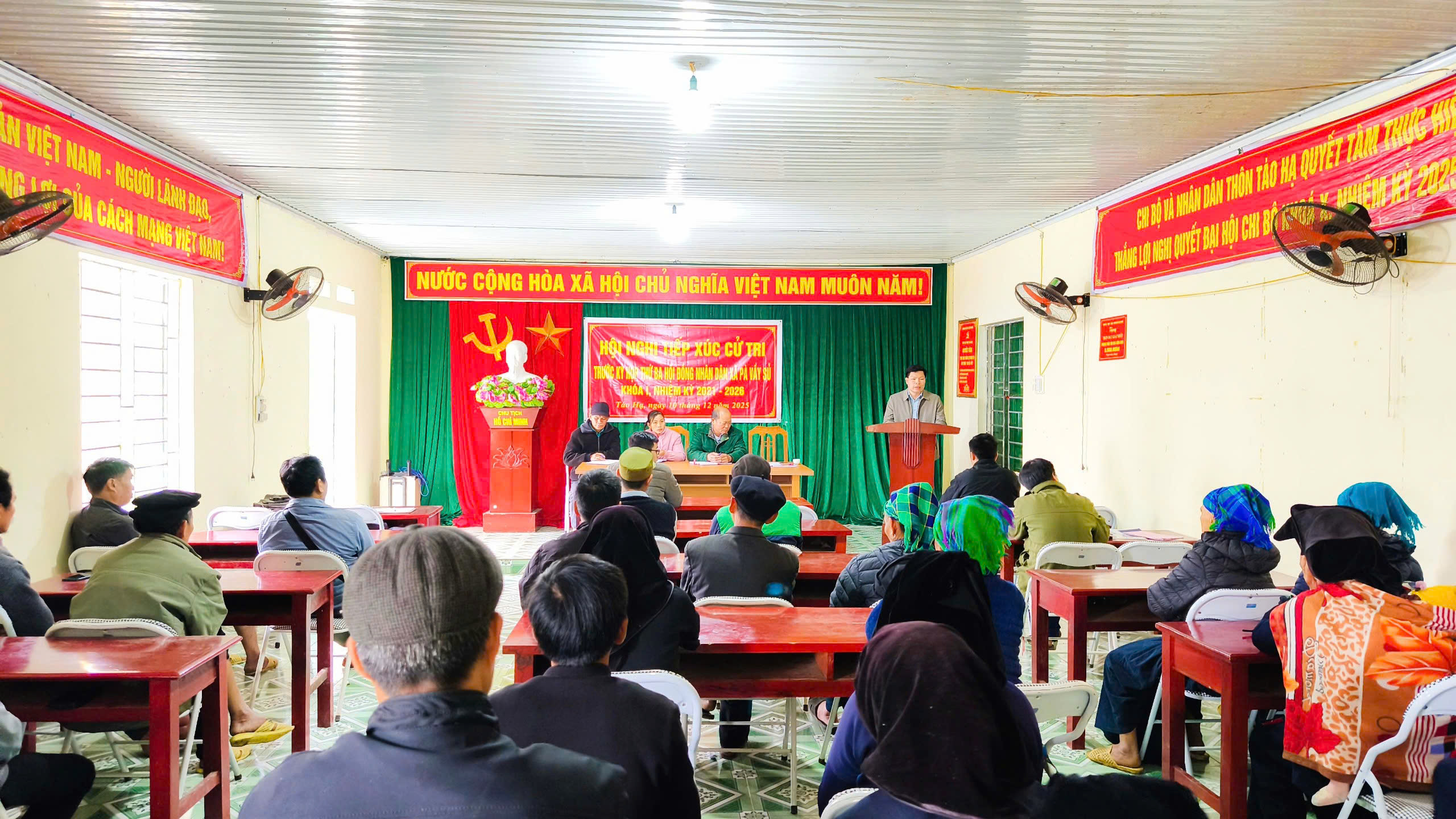 Tổ đại biểu số 7 HĐND xã Pà Vầy Sủ tiếp xúc cử tri tại thôn Táo Hạ