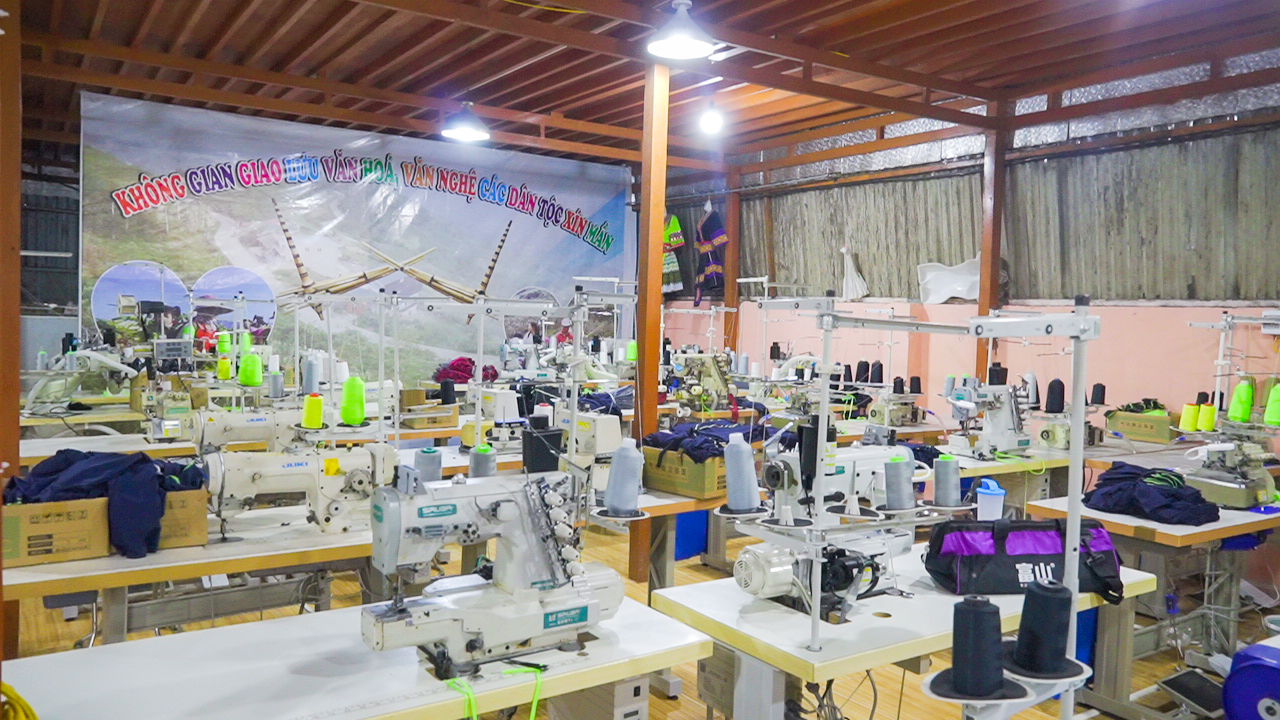 Ra mắt cơ sở đào tạo nghề may Xín Mần