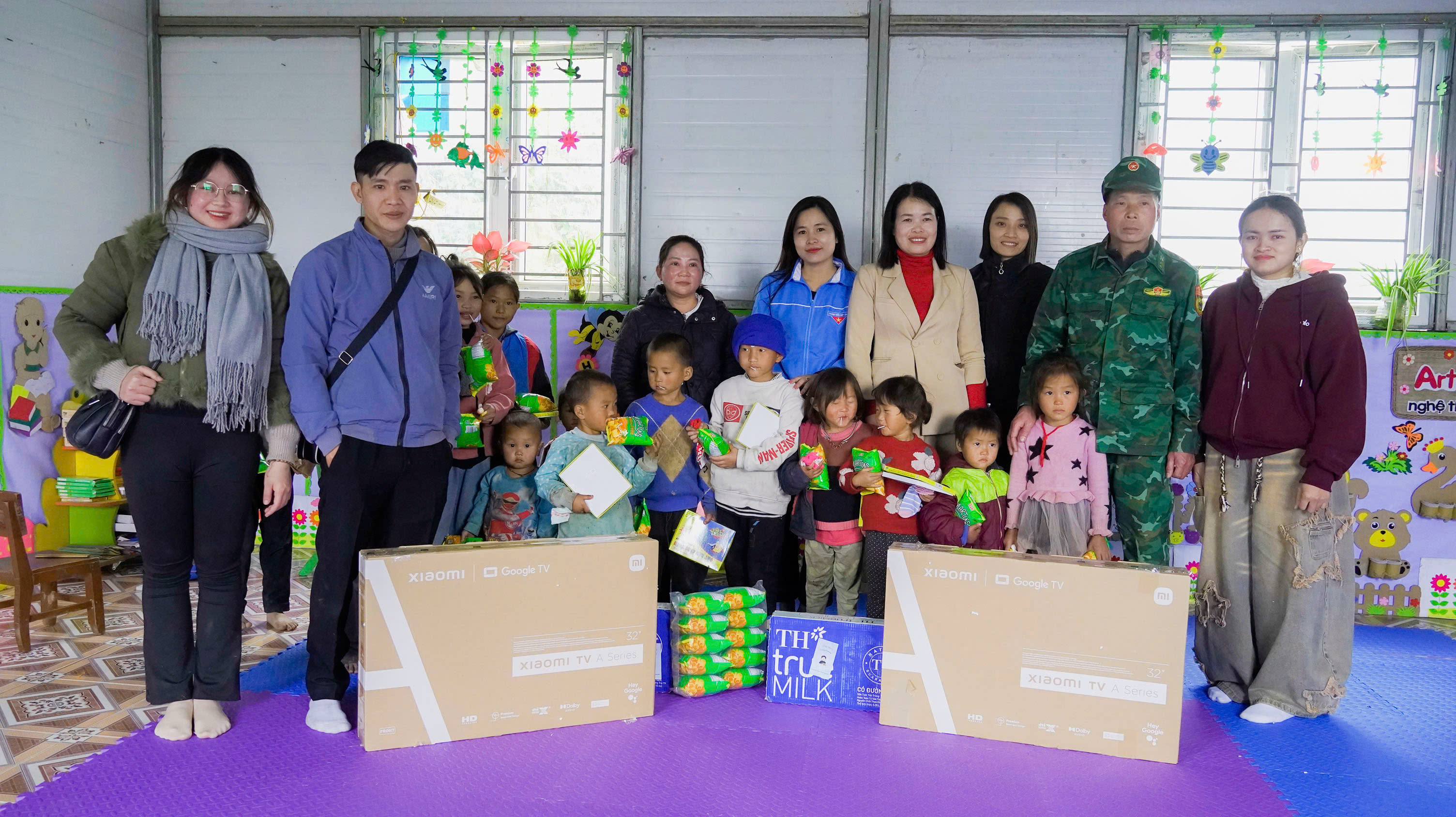 Phượt Thiện nguyện trao yêu thương ấm áp tại Si Khà Lá