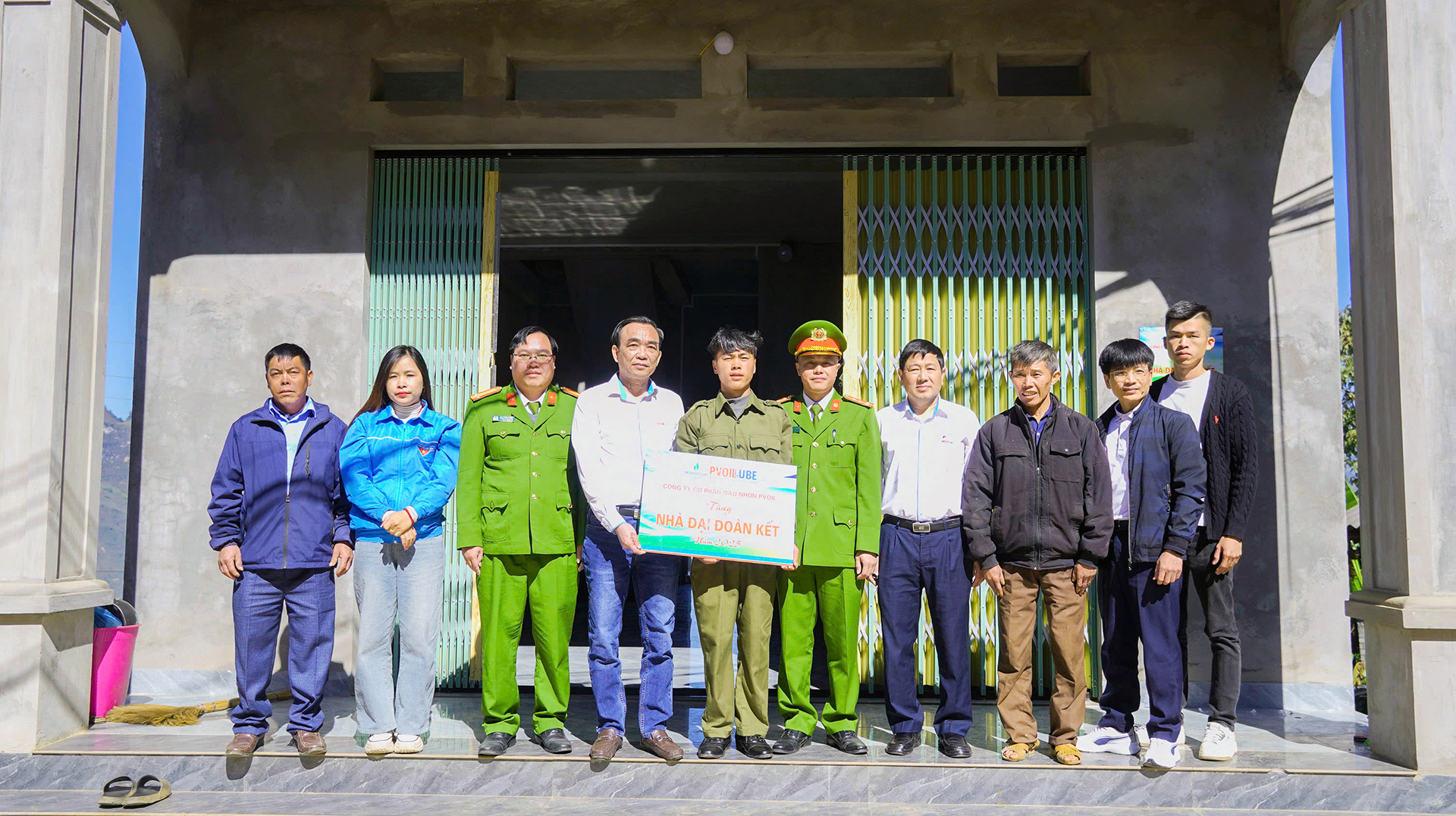 Thêm một mái ấm nghĩa tình từ chương trình xóa nhà tạm ở Pà Vầy Sủ