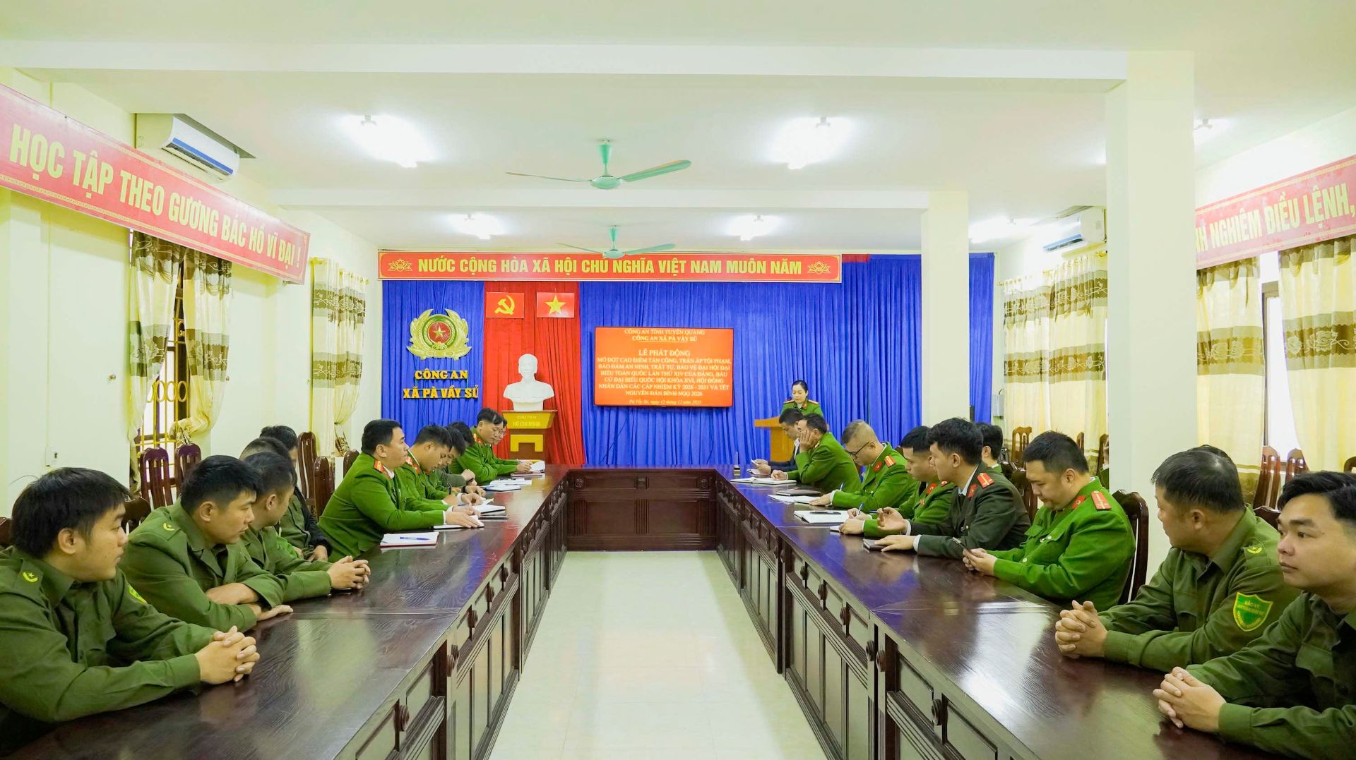 Công an xã Pà Vầy Sủ phát động đợt cao điểm trấn áp tội phạm, đảm bảo an ninh trật tự các sự kiện chính trị trọng điểm