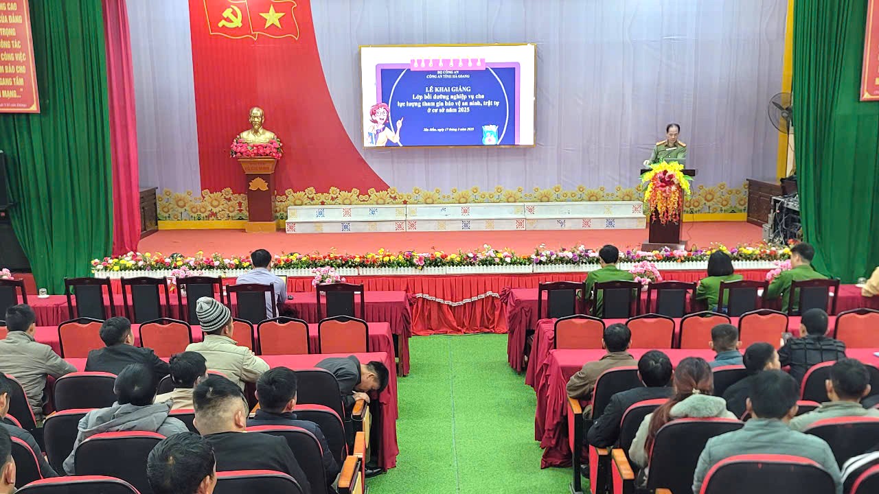 Khai giảng lớp Bồi dưỡng nghiệp vụ cho lực lượng tham gia bảo vệ an ninh trật tự ở cơ sở