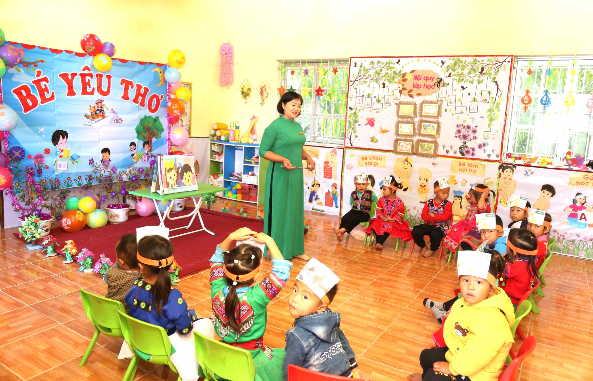 Cô giáo Hoàng Thị Thương dành cả thanh xuân cho các em thơ vùng biên ải