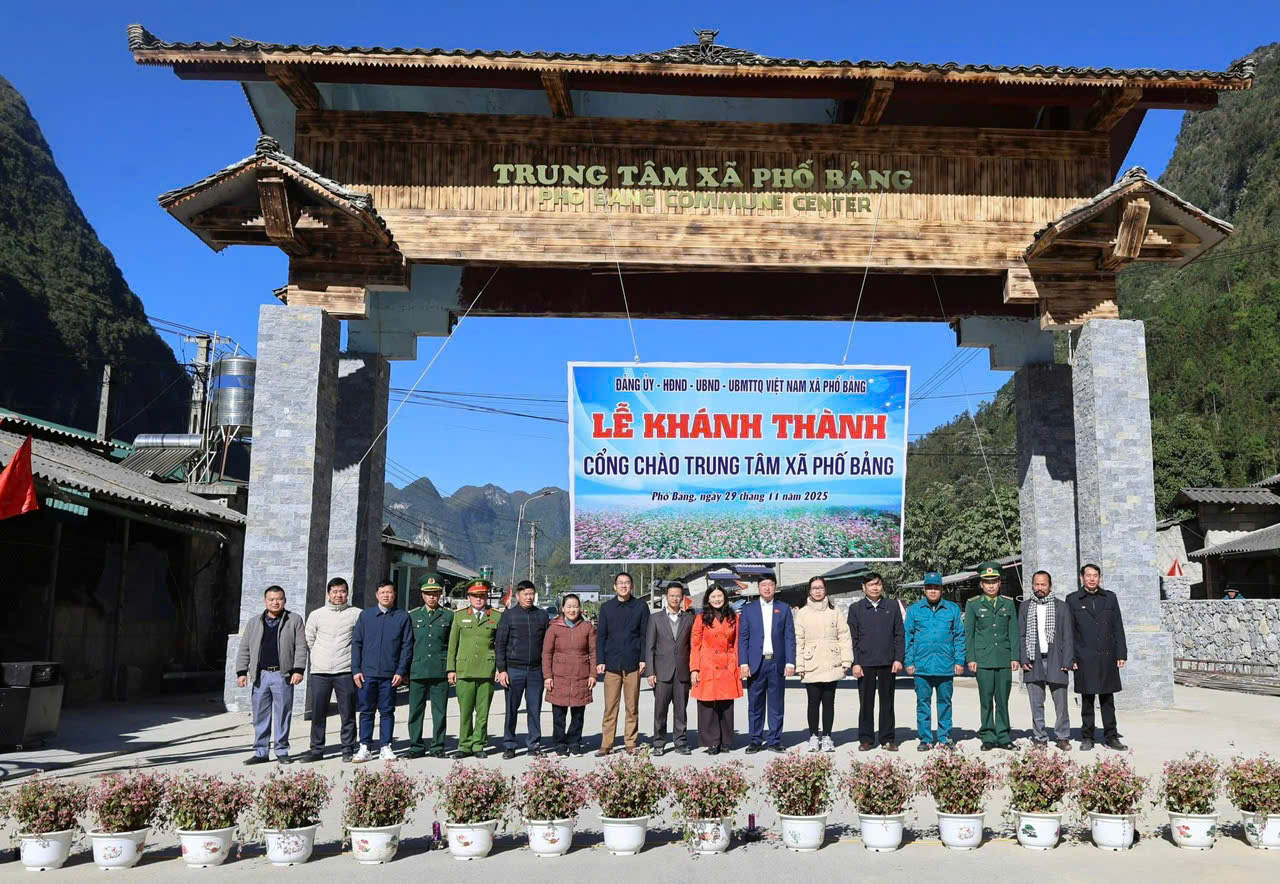 XÃ PHỐ BẢNG TỔ CHỨC LỄ KHÁNH THÀNH CỔNG CHÀO TRUNG TÂM XÃ