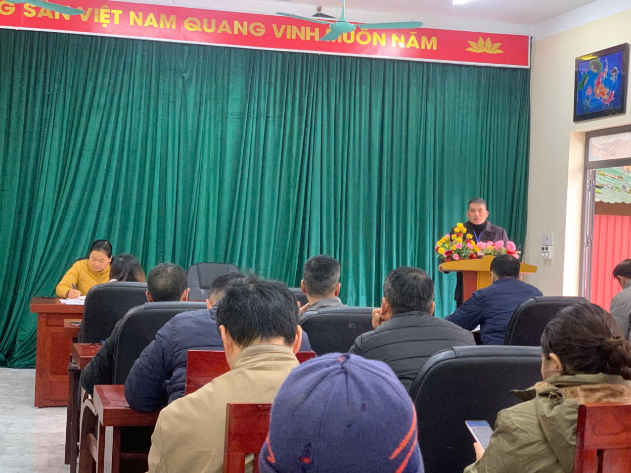 UBND thị trấn Phố Bảng họp triển khai xoá nhà tạm, nhà dột nát trên địa bàn thị trấn năm 2025.