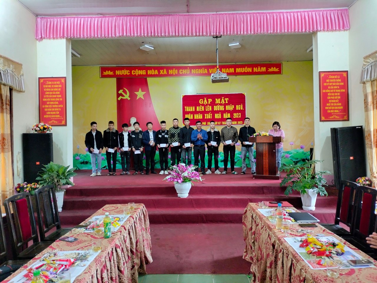 GẶP MẶT THANH NIÊN LÊN ĐƯỜNG NHẬP NGŨ