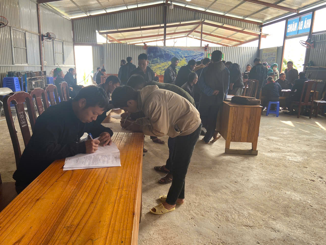 Uỷ ban MTTQ xã thực hiện giải ngân hỗ trợ làm nhà ở