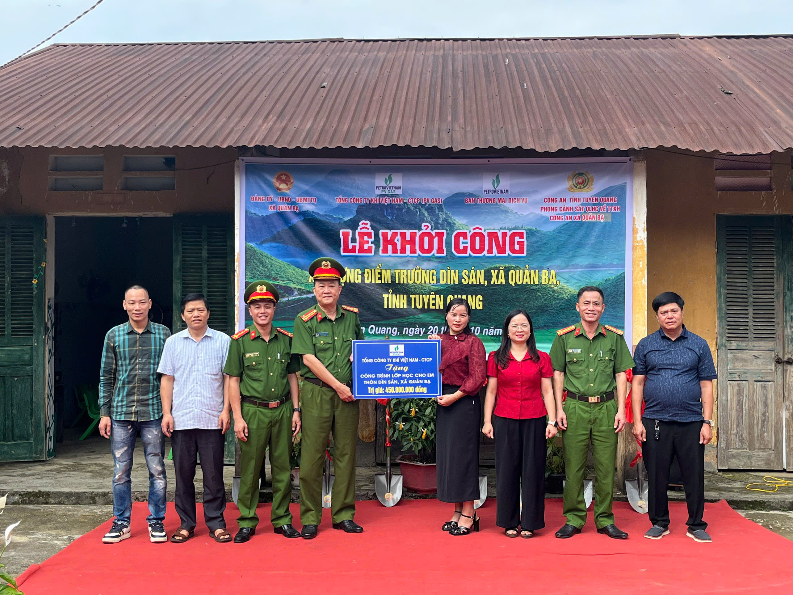 Lễ khởi công xây dựng điểm trường Dìn Dán xã Quản Bạ