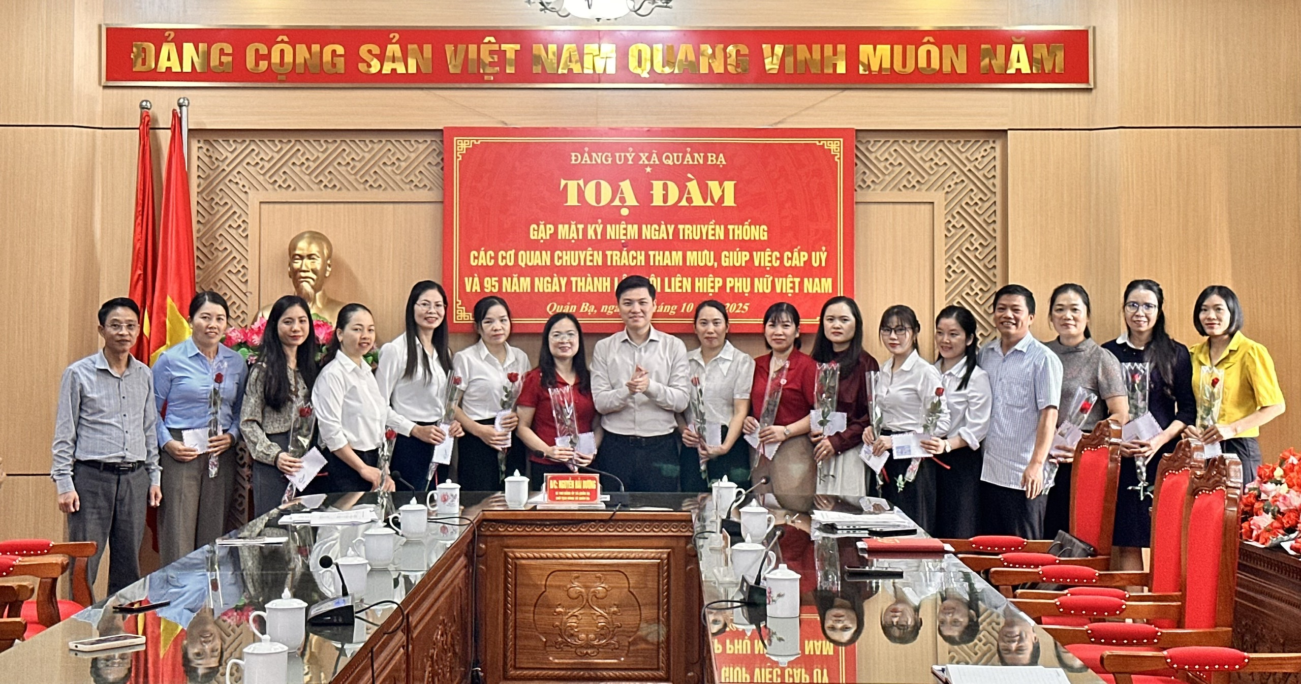 Tọa đàm gặp mặt kỷ niệm ngày truyền thống các cơ quan chuyên trách tham mưu, giúp việc cấp ủy và 95 năm ngày thành lập Hội liên hiệp Phụ nữ Việt Nam