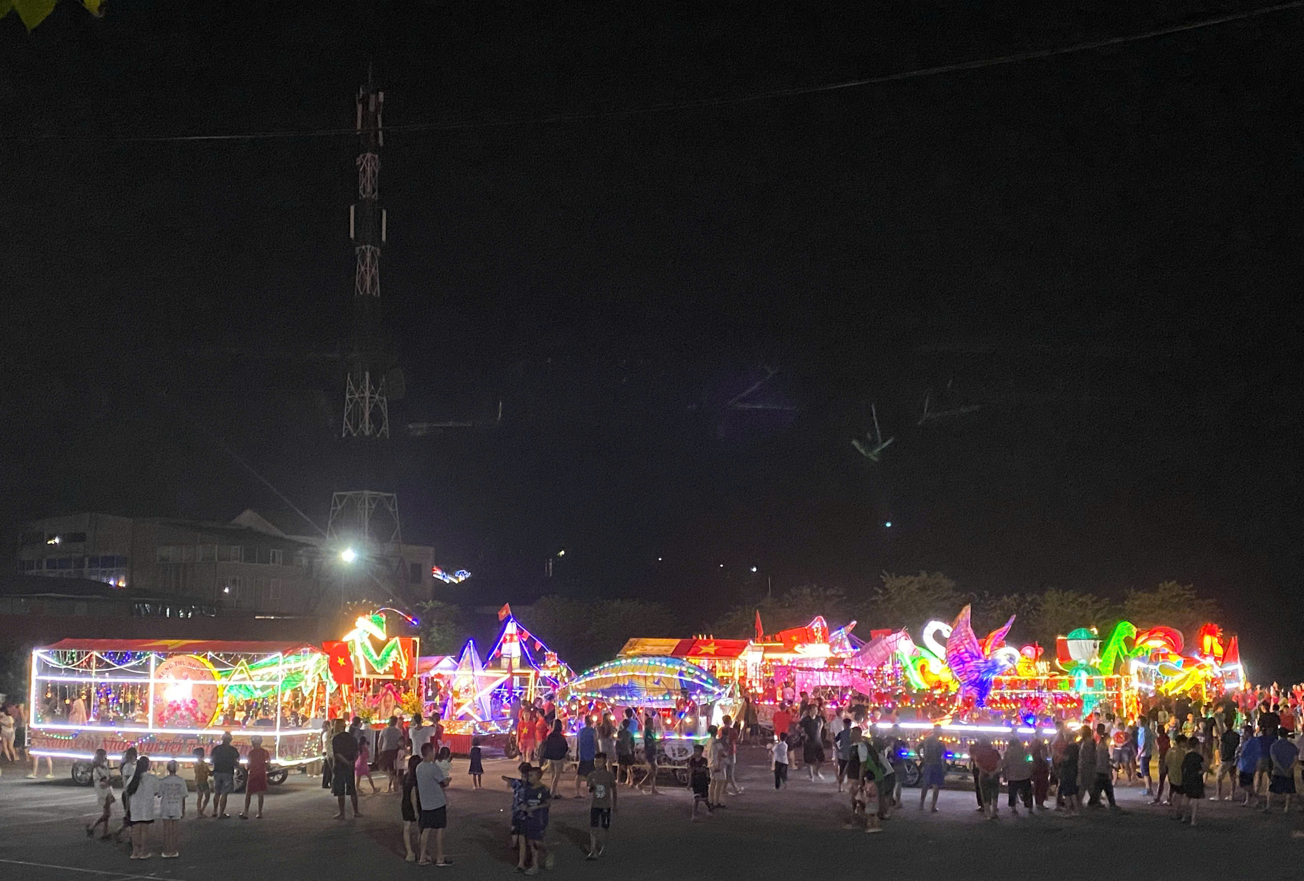 Xã Quản Bạ sơ duyệt “Đêm hội trăng rằm 2025” hướng tới chào mừng Đại hội đại biểu Đảng bộ tỉnh Tuyên Quang