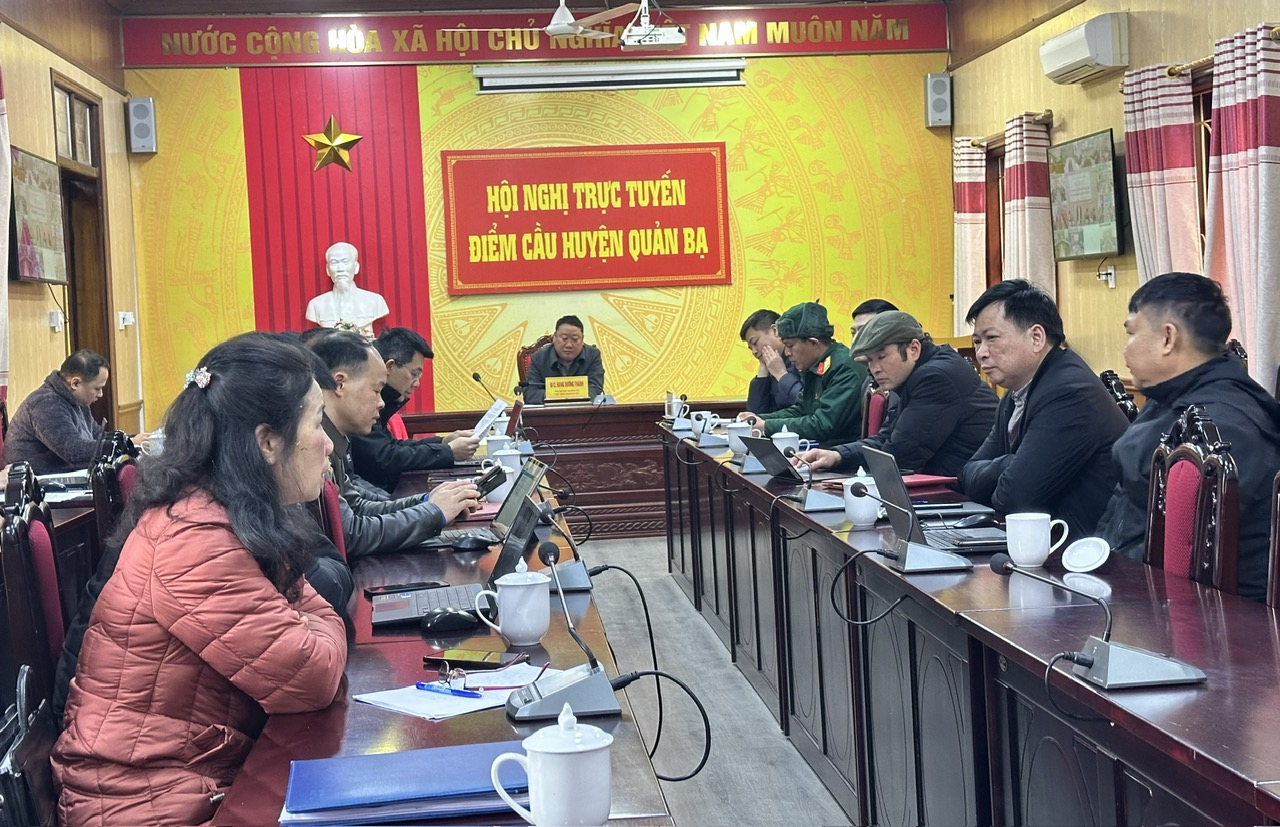 Điểm cầu huyện Quản Bạ dự Hội nghị lấy ý kiến tham gia vào đề án sắp xếp đơn vị hành chính các cấp