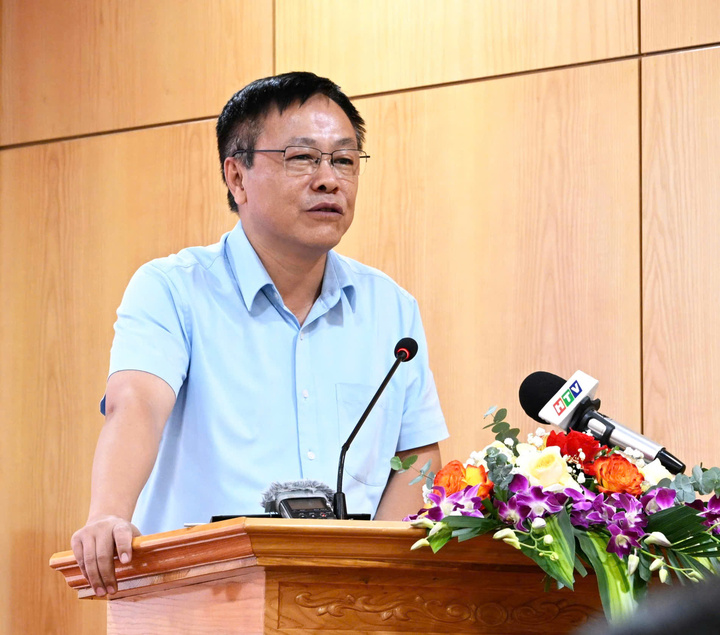 Ông HHoàng Ánh Dương – Phó Cục trưởng Cục Quản lý và Phát triển thị trường trong nước chia sẻ tại họp báo