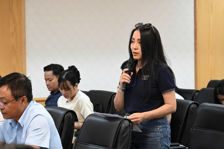 Vấn đề chống hàng giả được nhiều phóng viên quan tâm, đặt câu hỏi với Bộ Công Thương