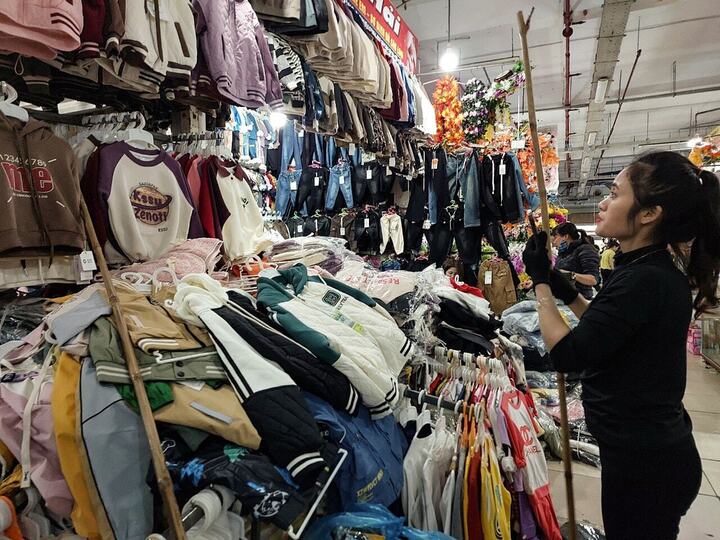 "Cơn địa chấn" ở các chợ truyền thống đã làm tiểu thương "bừng tỉnh". Ảnh minh họa