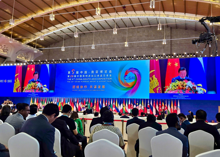 Phó Thủ tướng Chính phủ Trần Hồng Hà phát biểu tại hội chợ