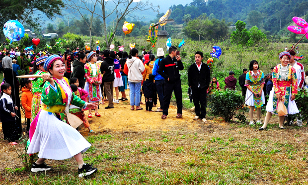 Về Suối Đồng hòa mình trong Lễ hội Gầu Tào mùa Xuân