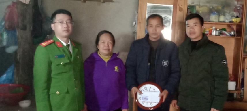 Hộ Lò Phù Dùn thôn Sủng Quáng quay lại phong tục tập quán