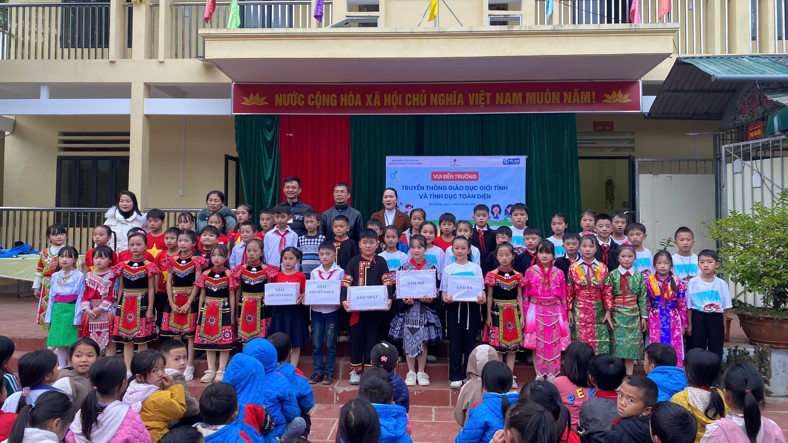 Trường PTDTBT Tiểu học Lũng Chinh tổ chức truyền thông “Tình bạn – Gia đình”