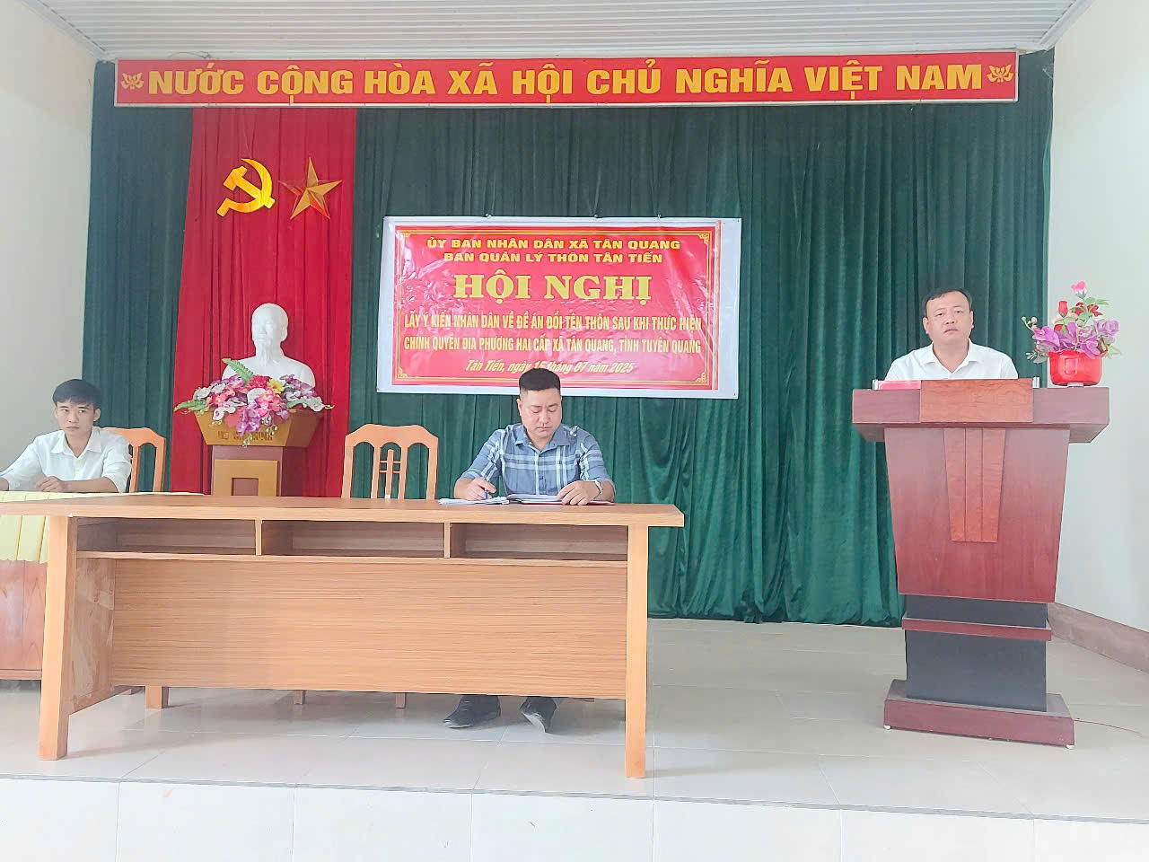 Xã Tân Quang tổ chức Hội nghị lấy ý kiến của cử tri đại diện hộ gia đình về phương án đổi tên thôn sau sắp xếp đơn vị hành chính cấp xã