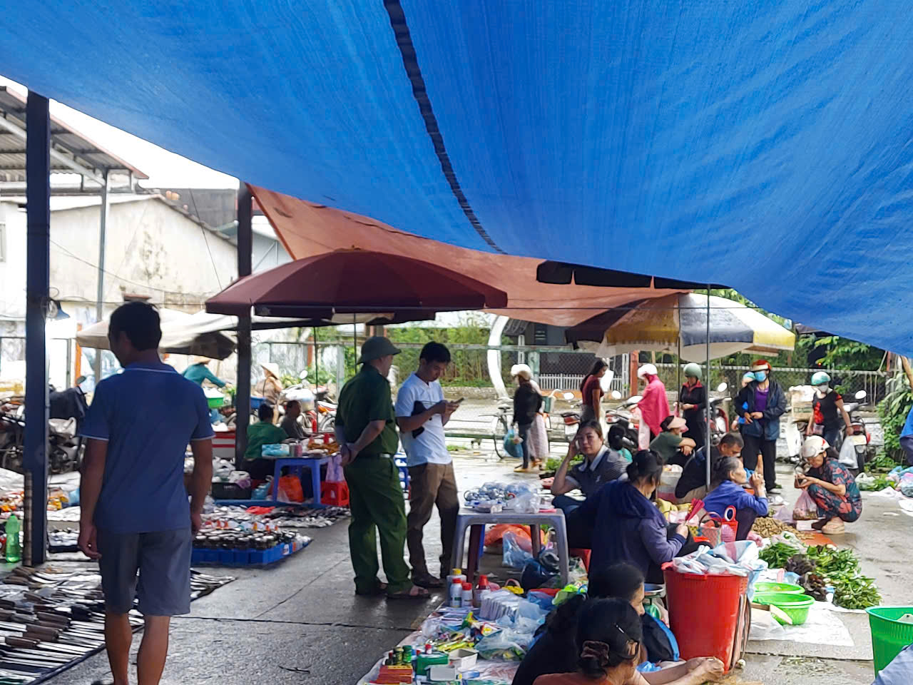 Xã Tân Quang tổ chức lấy ý kiến nhân dân về sửa đối Hiến pháp