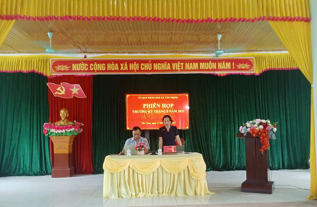 UBND xã Tân Trịnh tổ chức Phiên họp thường kỳ tháng 8 năm 2025