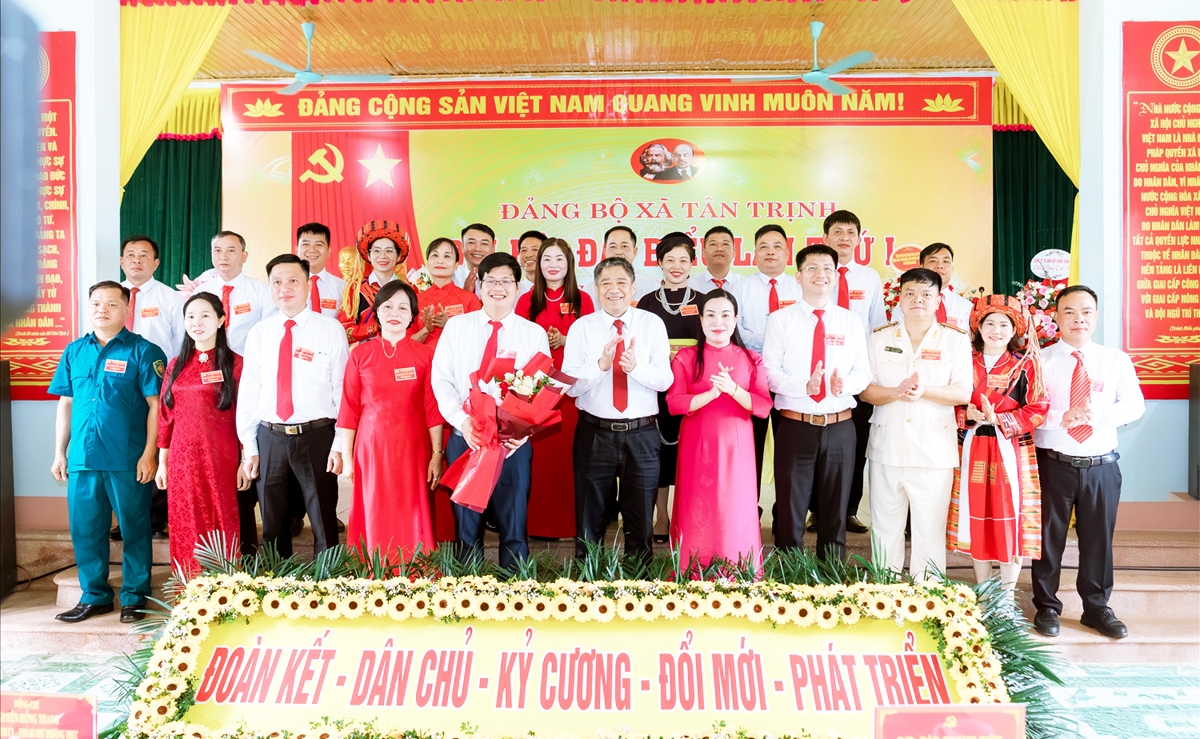 Đại hội Đảng bộ xã Tân Trịnh lần thứ I, nhiệm kỳ 2025-2030 thành công tốt đẹp