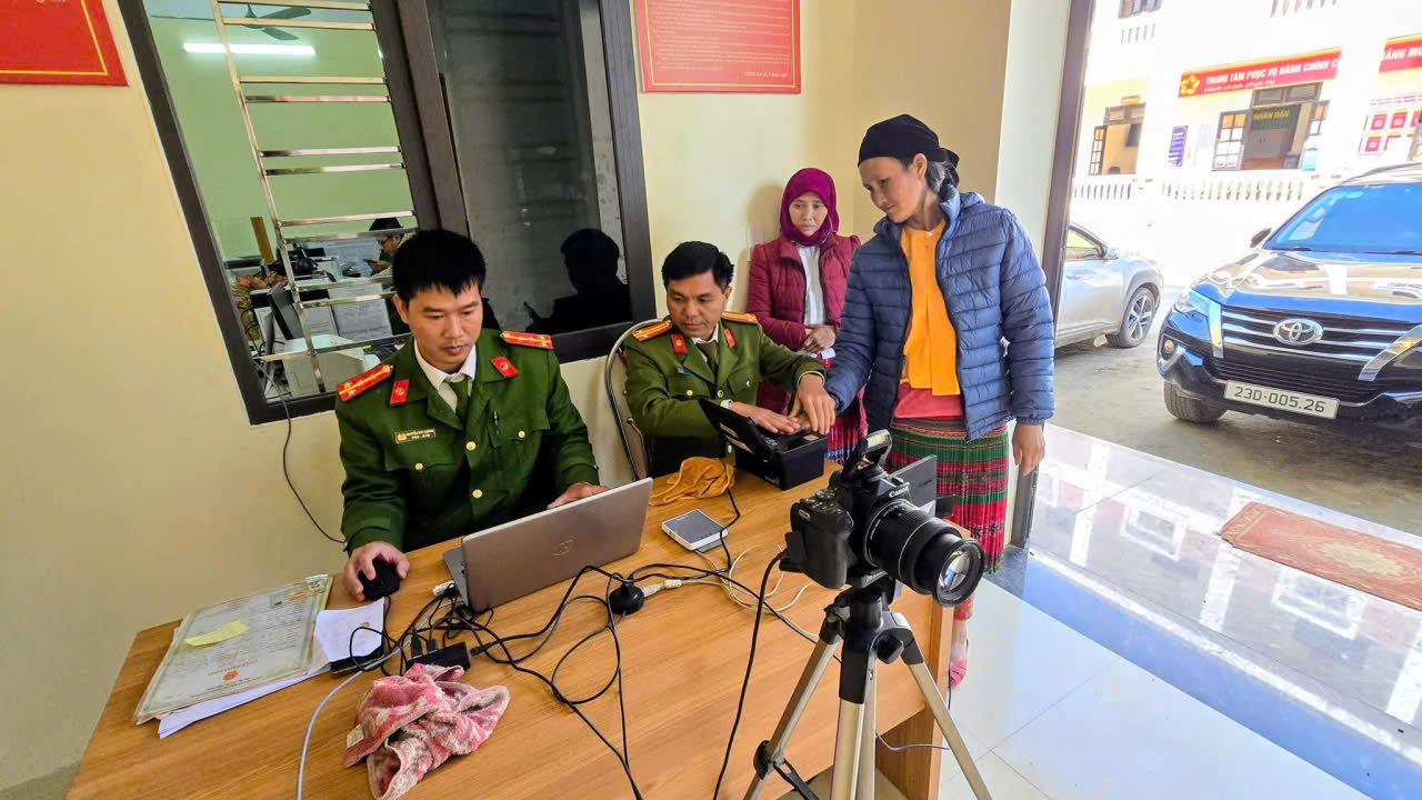 THÔNG BÁO: TỔ CHỨC THU NHẬN CCCD GẮN CHIP & ĐỊNH DANH ĐIỆN TỬ MỨC 2 CHO NHÂN DÂN XÃ THẮNG MỐ