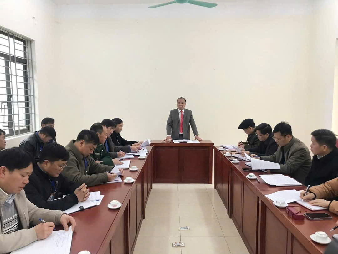 Đoàn công tác của đồng chí Hoàng Cừ - Bí thư Huyện ủy Yên Minh đã có buổi làm việc tại xã Thắng Mố.