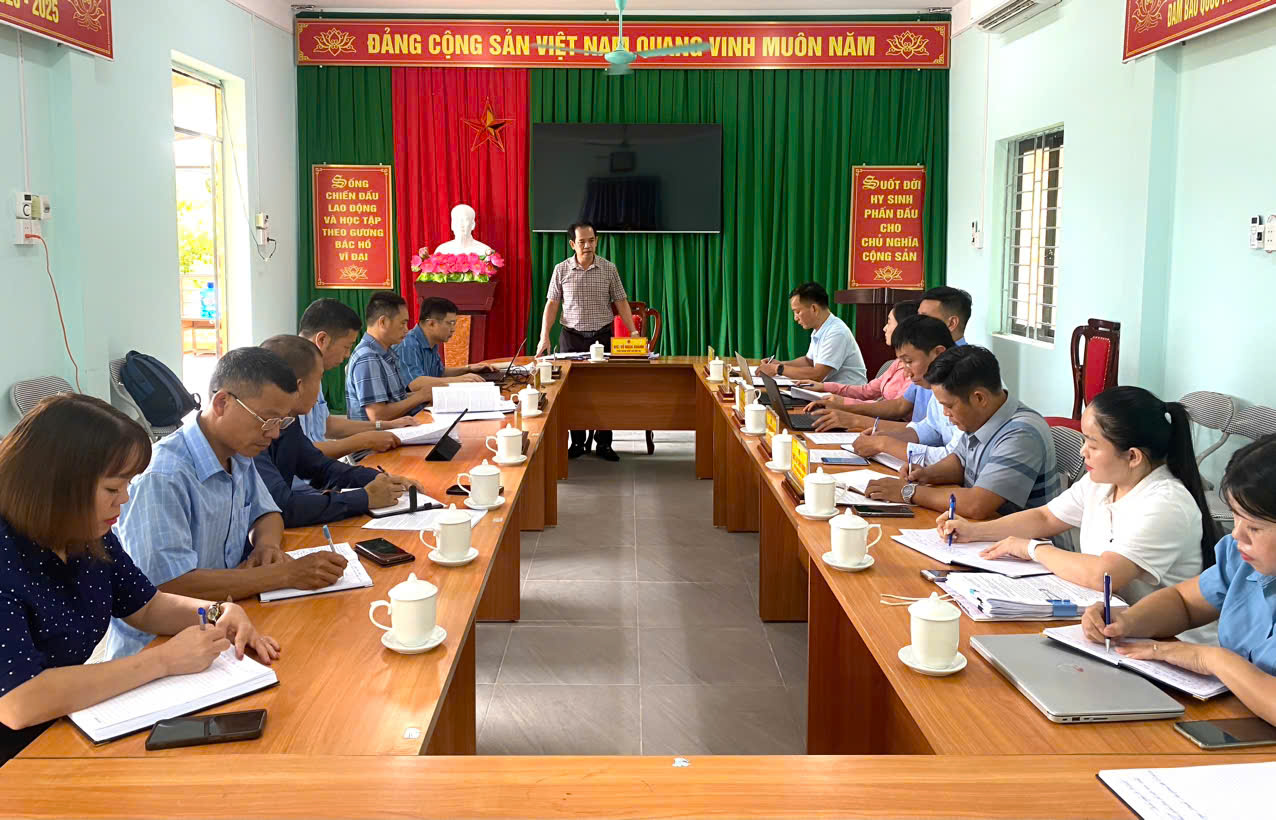 Tổ công tác số 06, Sở Nội vụ tỉnh Tuyên Quang làm việc với Xã Thàng Tín