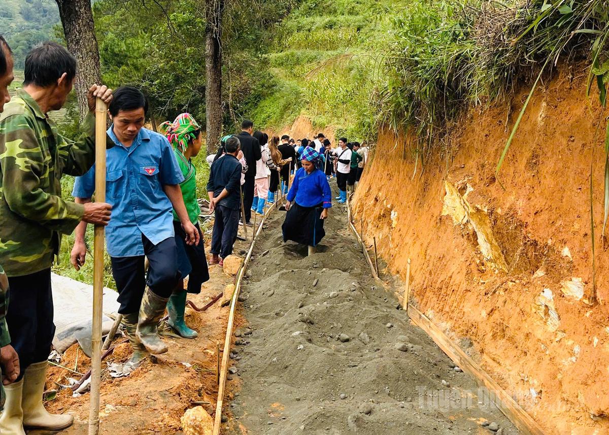 Xã Thàng Tín khởi công tuyến đường nông thôn chào mừng bầu cử