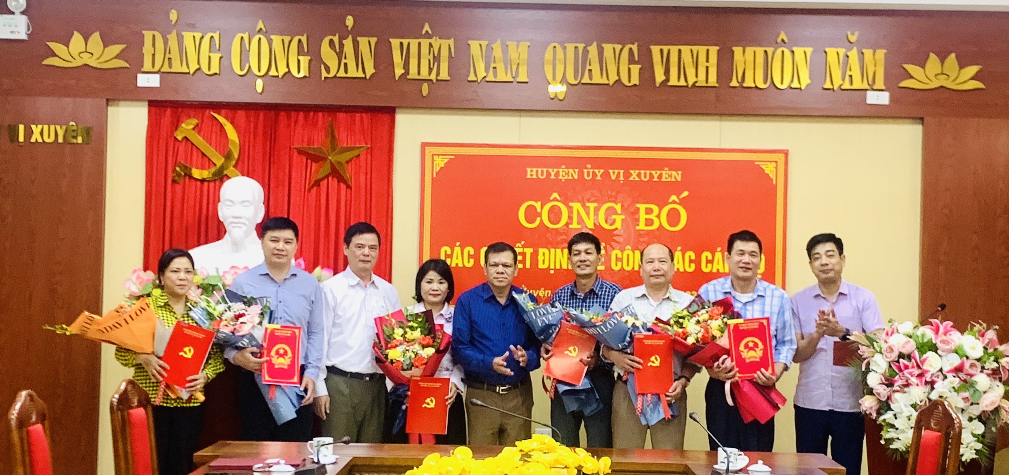 Vị Xuyên công bố các quyết định về công tác cán bộ