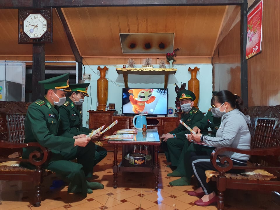 Đồn Biên Phòng cửa khẩu quốc tế Thanh Thủy tuyên truyền phòng chống dịch covid-19