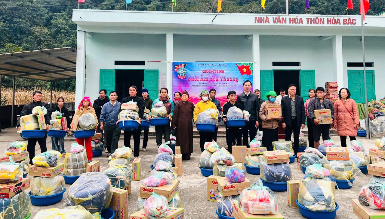 Chương trình “Sưởi ấm yêu thương” tại xã Thuận Hòa